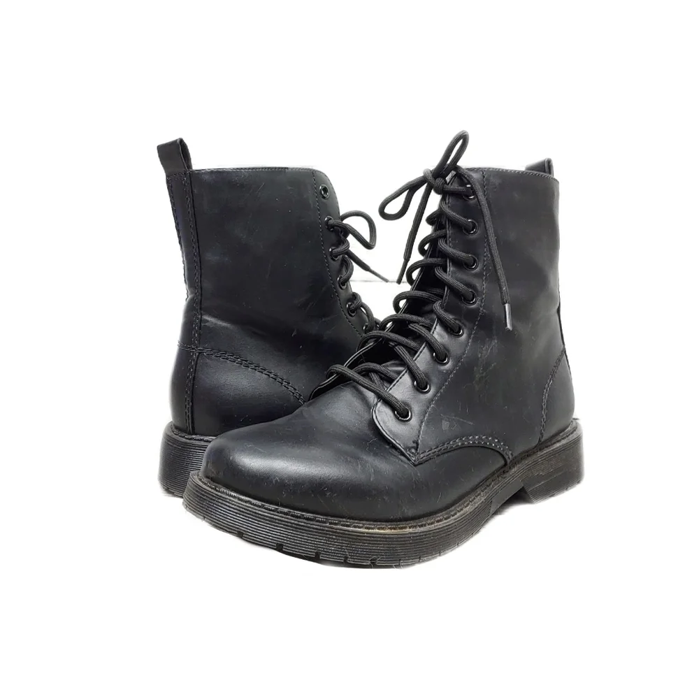 **SOLD**Time & Tru Black Womens 9 Faux Leather Combat Moto Boots - Picture 1 of 8